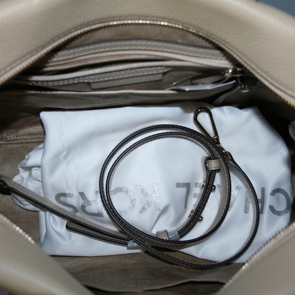 MICHAEL KORS ROLLINS LARGE SATCHEL OAT LEATHER - Picture 6 of 8